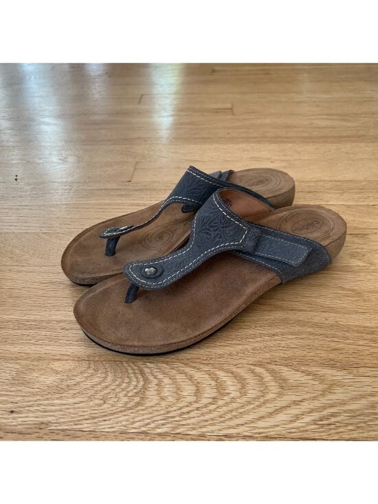 Taos Shoes - Taos Lucy Embossed Suede Leather Thong Sandals Blue Women Size EU 41 US 10-10.5